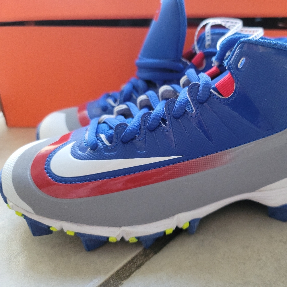 Boys Nike Huarache baseball cleats size 2Y
